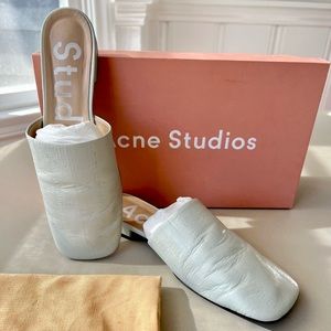 Acne Studioos Tessey Eel Smoke Gray flats. Size 37. Original retail $480